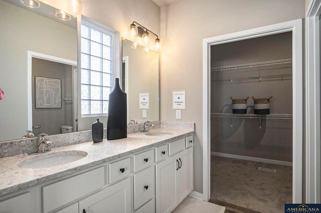 10702 Portage Drive, Papillion, NE 68046