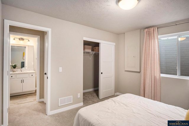 10702 Portage Drive, Papillion, NE 68046