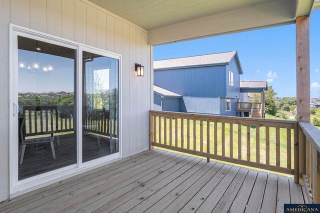 10702 Portage Drive, Papillion, NE 68046