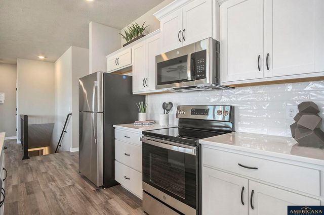 10702 Portage Drive, Papillion, NE 68046