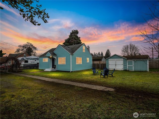 922 5th Street NW, Puyallup, WA 98371