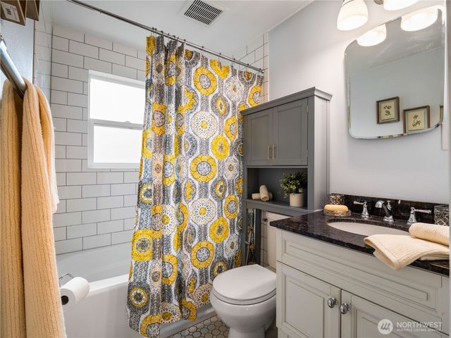 922 5th Street NW, Puyallup, WA 98371