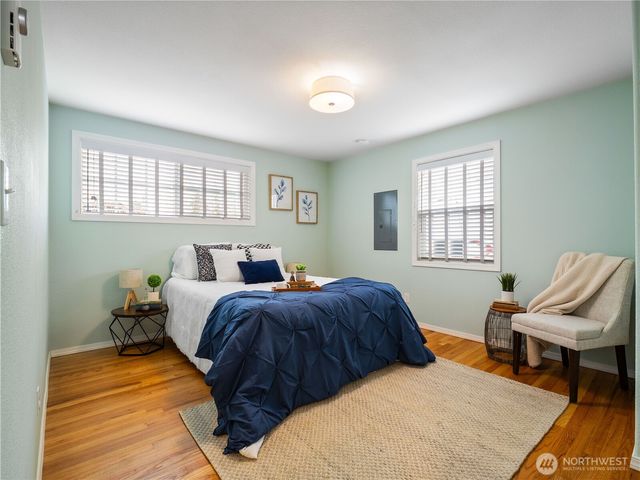 922 5th Street NW, Puyallup, WA 98371