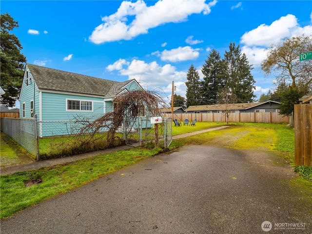 922 5th Street NW, Puyallup, WA 98371
