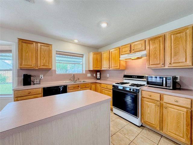 3302 Deer Trail Drive, Alvin, TX 77511
