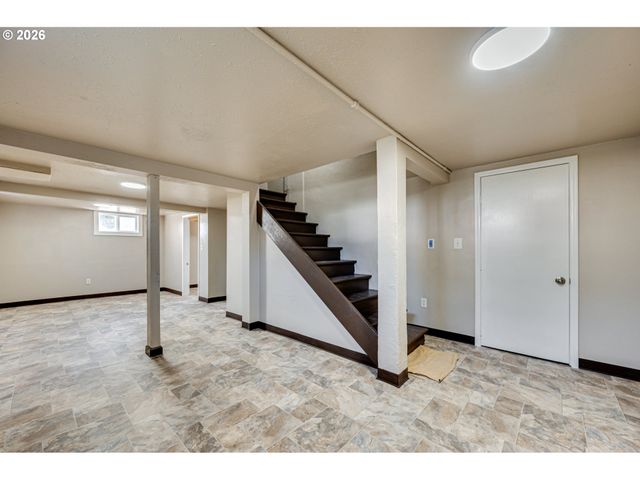 2901 FRUIT VALLEY Rd, Vancouver, WA 98660