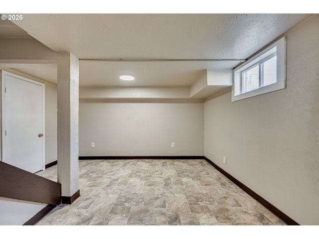 2901 FRUIT VALLEY Rd, Vancouver, WA 98660