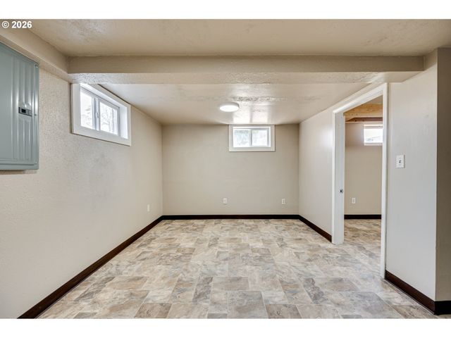 2901 FRUIT VALLEY Rd, Vancouver, WA 98660