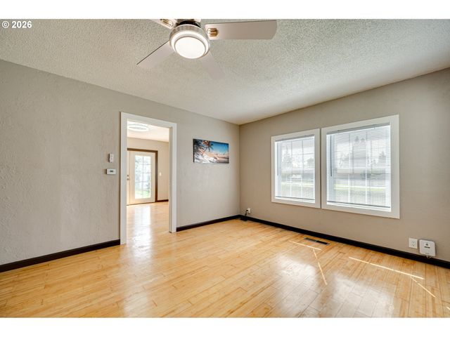 2901 FRUIT VALLEY Rd, Vancouver, WA 98660