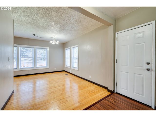 2901 FRUIT VALLEY Rd, Vancouver, WA 98660