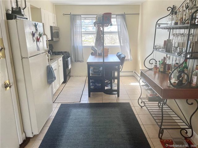 55 Oak Ridge Drive 60, New Haven, CT 06513