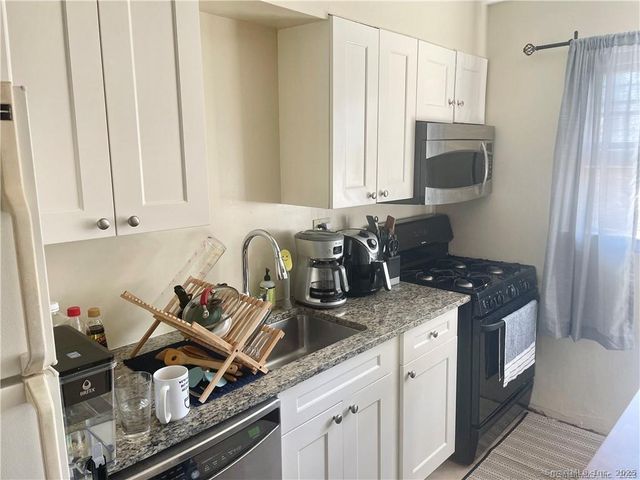 55 Oak Ridge Drive 60, New Haven, CT 06513