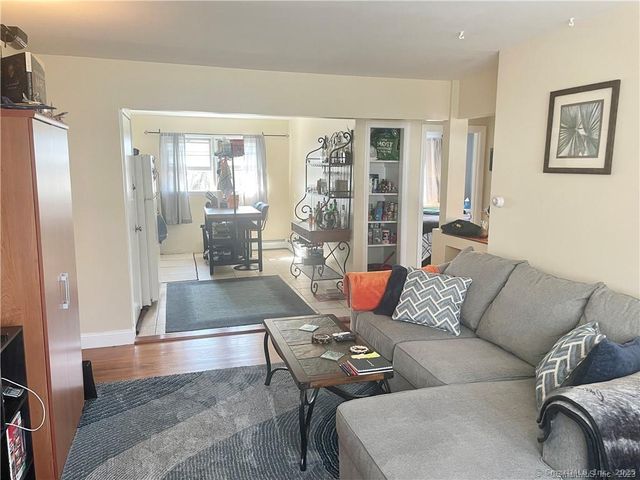 55 Oak Ridge Drive 60, New Haven, CT 06513