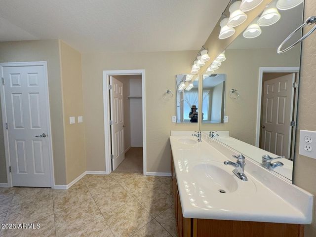 2526 W DESERT VISTA Trail, Phoenix, AZ 85085