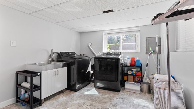 9517 Lavergne Avenue, Skokie, IL 60077
