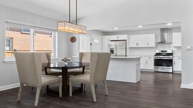 9517 Lavergne Avenue, Skokie, IL 60077