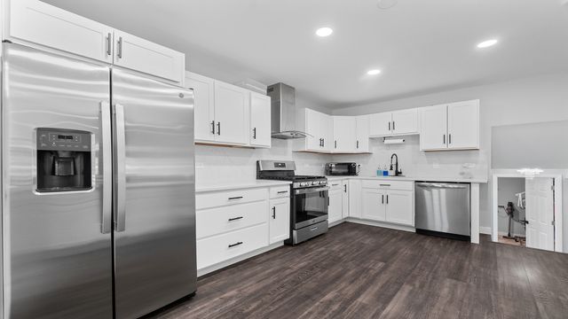 9517 Lavergne Avenue, Skokie, IL 60077