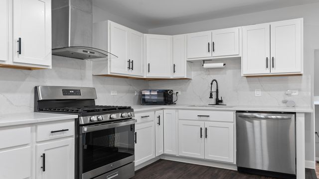 9517 Lavergne Avenue, Skokie, IL 60077