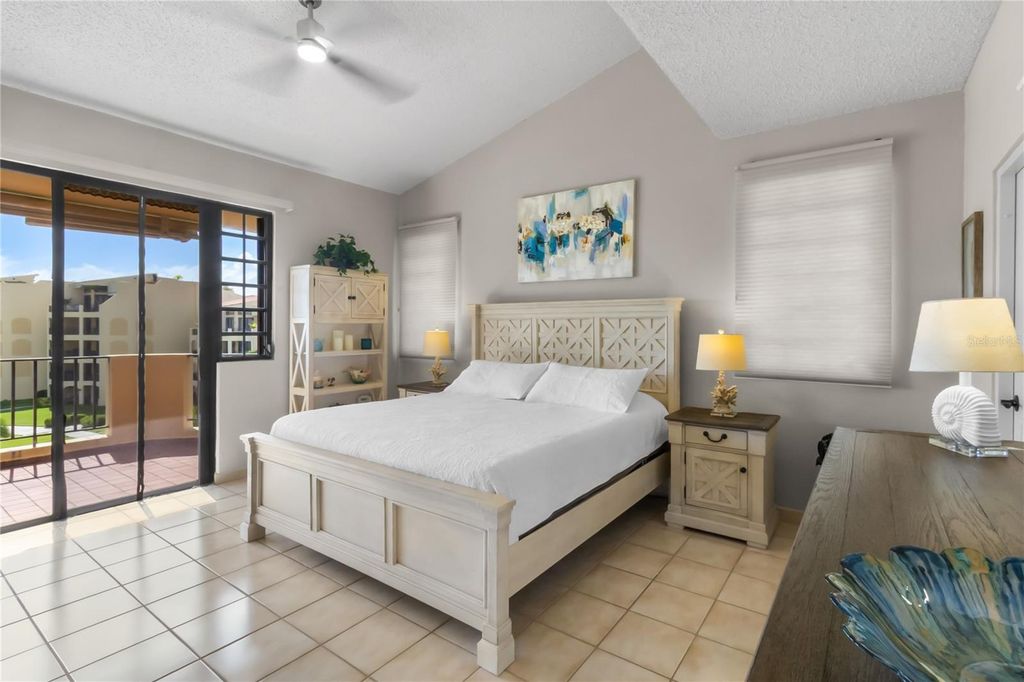 Image 8 of property listing at 190 CANDELERO DR 203, Humacao, PR 00791