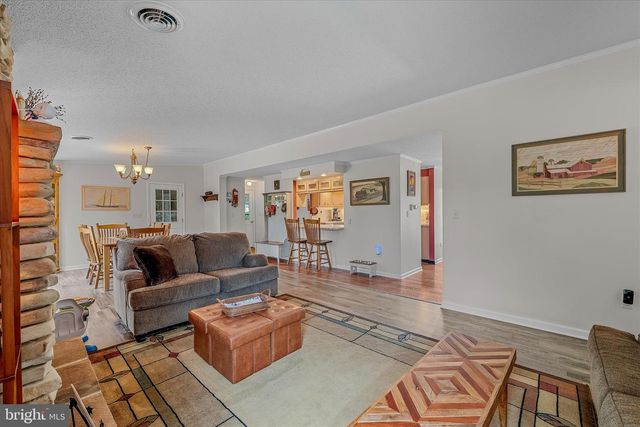 302 PRADO WAY, Berkeley Springs, WV 25411