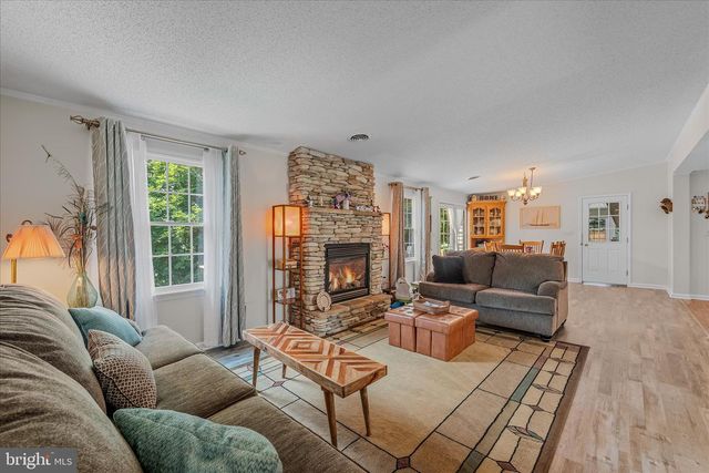 302 PRADO WAY, Berkeley Springs, WV 25411