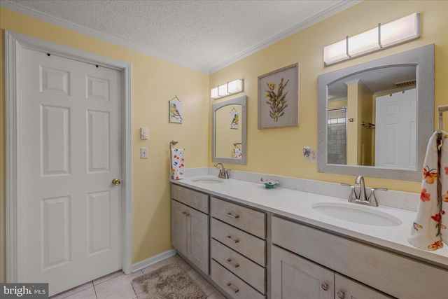 302 PRADO WAY, Berkeley Springs, WV 25411