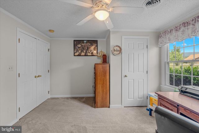 302 PRADO WAY, Berkeley Springs, WV 25411