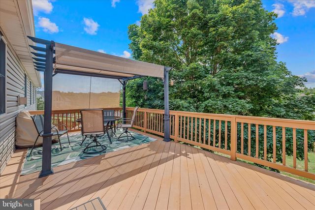 302 PRADO WAY, Berkeley Springs, WV 25411