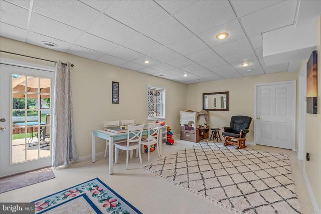 302 PRADO WAY, Berkeley Springs, WV 25411