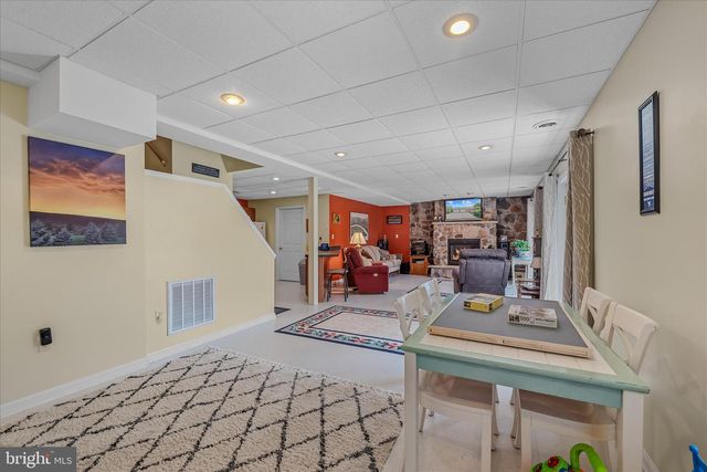 302 PRADO WAY, Berkeley Springs, WV 25411