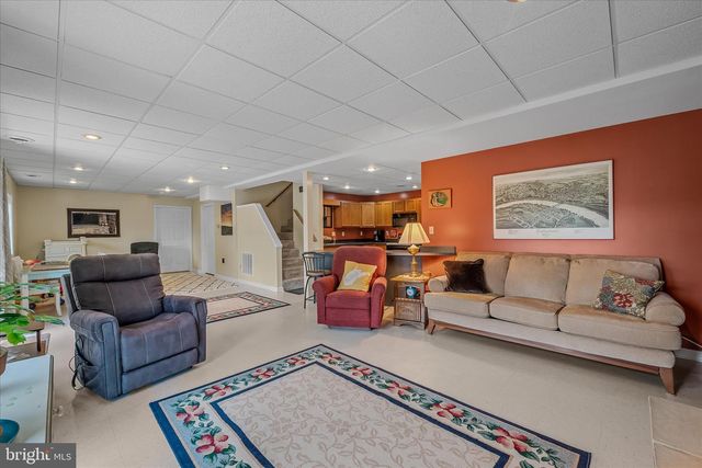 302 PRADO WAY, Berkeley Springs, WV 25411