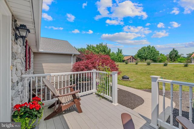 302 PRADO WAY, Berkeley Springs, WV 25411