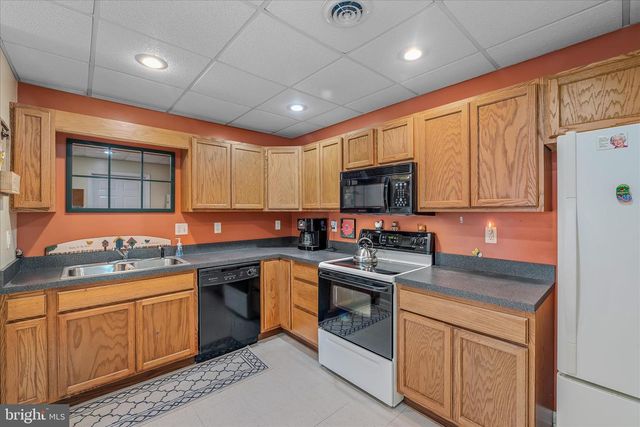 302 PRADO WAY, Berkeley Springs, WV 25411