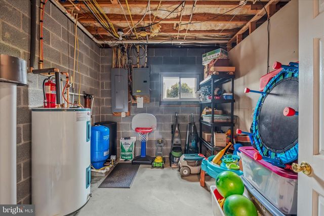 302 PRADO WAY, Berkeley Springs, WV 25411
