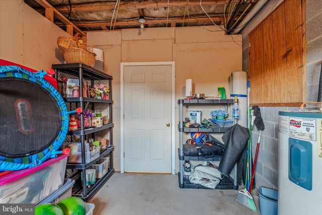 302 PRADO WAY, Berkeley Springs, WV 25411