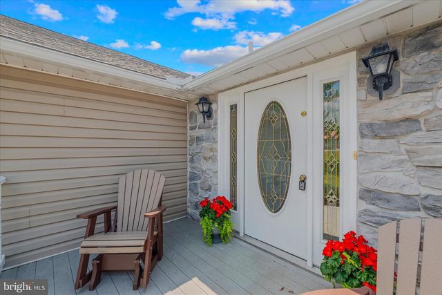 302 PRADO WAY, Berkeley Springs, WV 25411