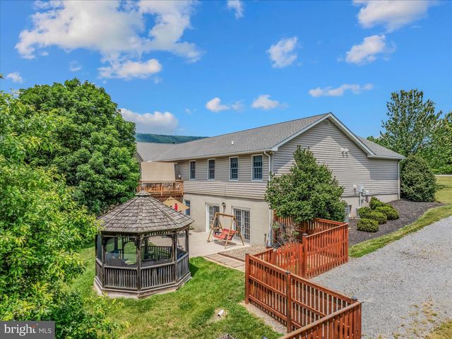 302 PRADO WAY, Berkeley Springs, WV 25411