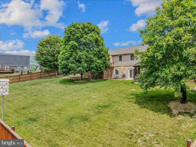 302 PRADO WAY, Berkeley Springs, WV 25411
