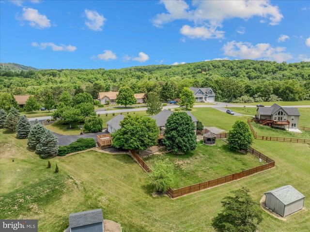 302 PRADO WAY, Berkeley Springs, WV 25411