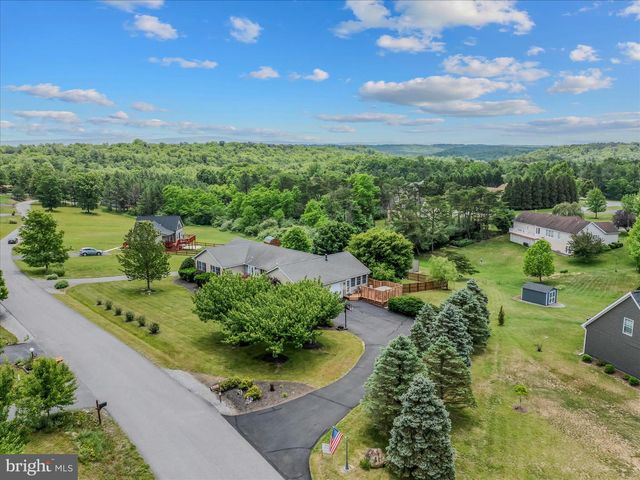 302 PRADO WAY, Berkeley Springs, WV 25411