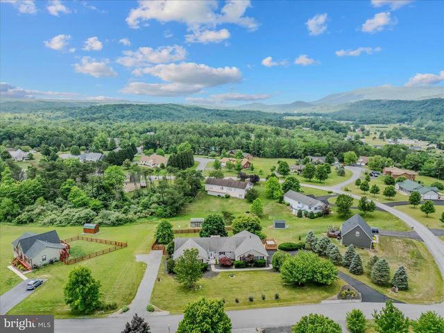 302 PRADO WAY, Berkeley Springs, WV 25411