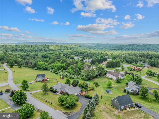 302 PRADO WAY, Berkeley Springs, WV 25411