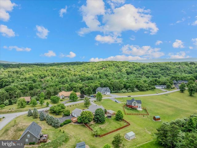 302 PRADO WAY, Berkeley Springs, WV 25411