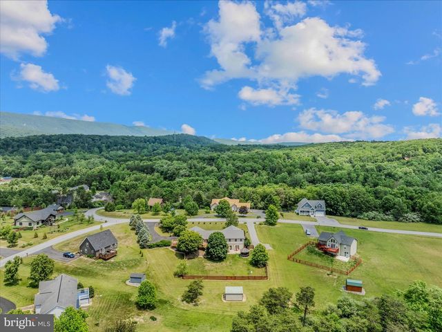 302 PRADO WAY, Berkeley Springs, WV 25411
