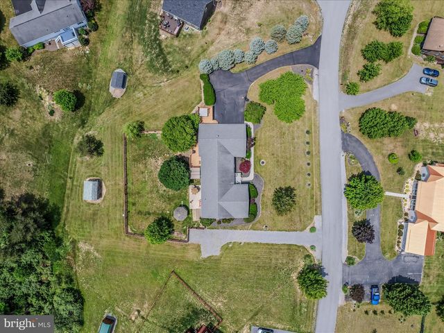 302 PRADO WAY, Berkeley Springs, WV 25411