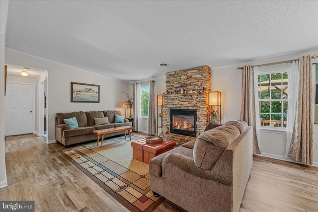 302 PRADO WAY, Berkeley Springs, WV 25411