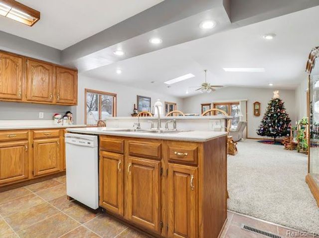 4445 Dixon Drive W, Flint Charter Township, MI 48473