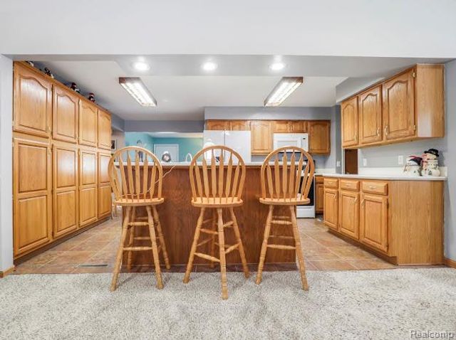 4445 Dixon Drive W, Flint Charter Township, MI 48473