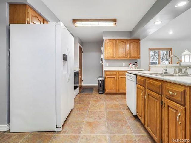 4445 Dixon Drive W, Flint Charter Township, MI 48473