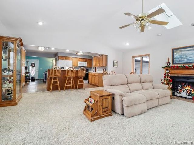 4445 Dixon Drive W, Flint Charter Township, MI 48473